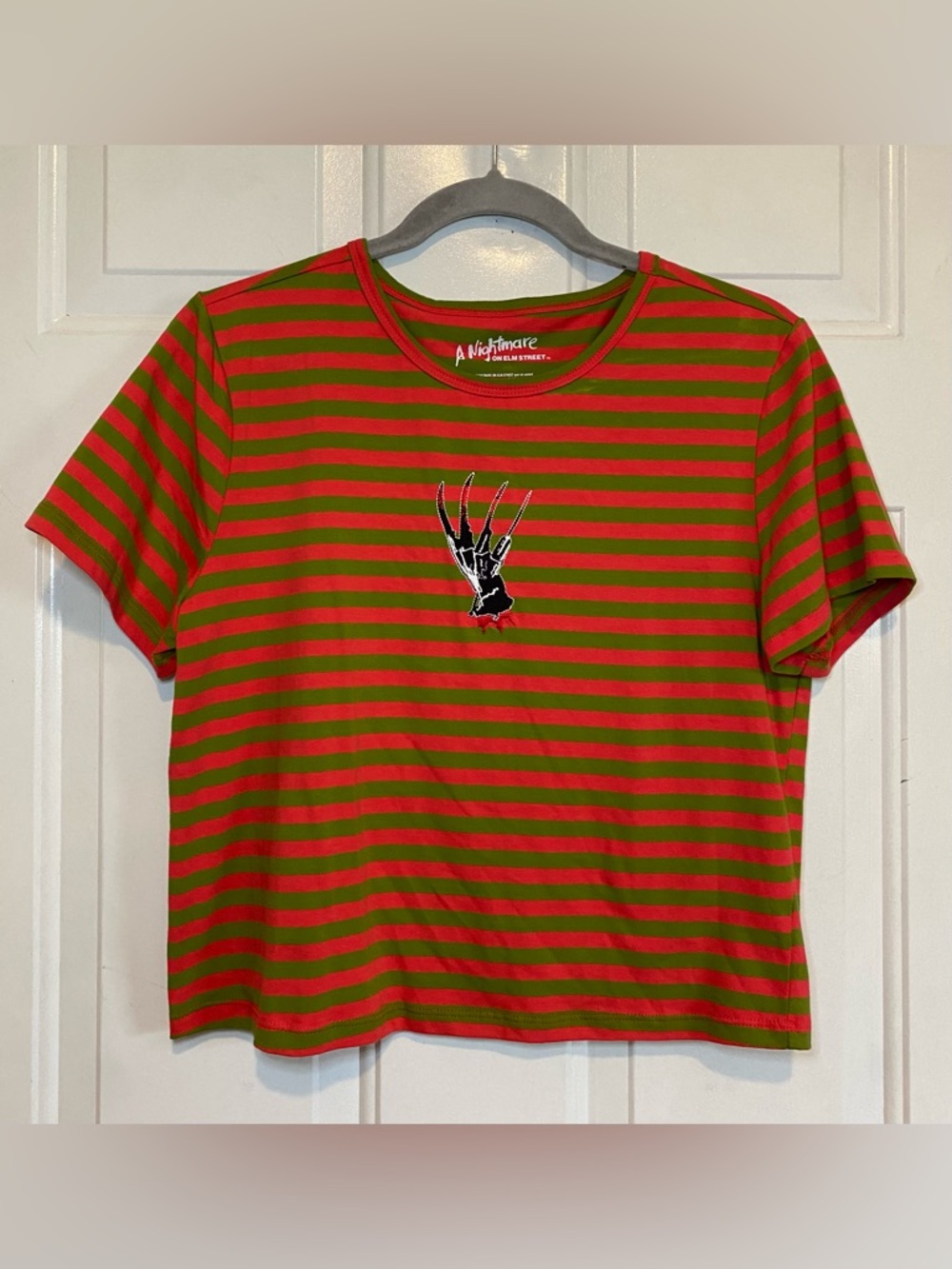 Hot Topic Women’s Nightmare Elm St Freddy Krueger Stripe Crop Tee Sz Large NWOT